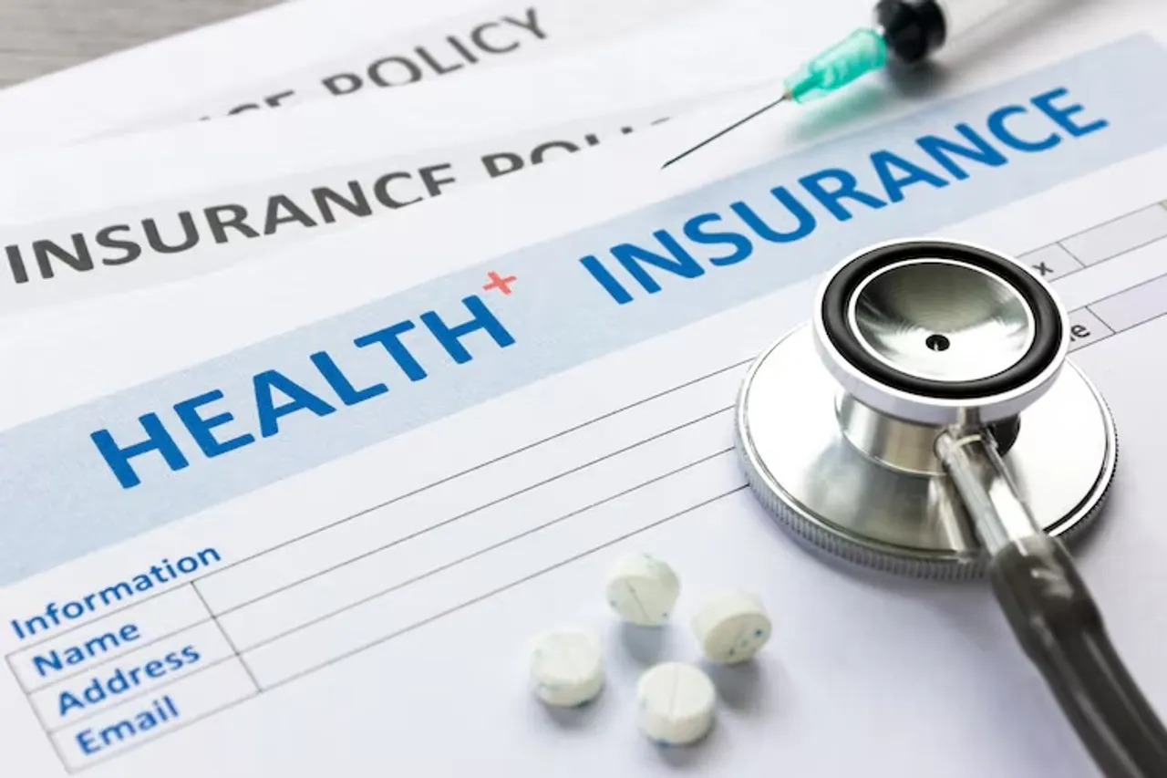 health-insurance-form-with-stethoscope_35712-4