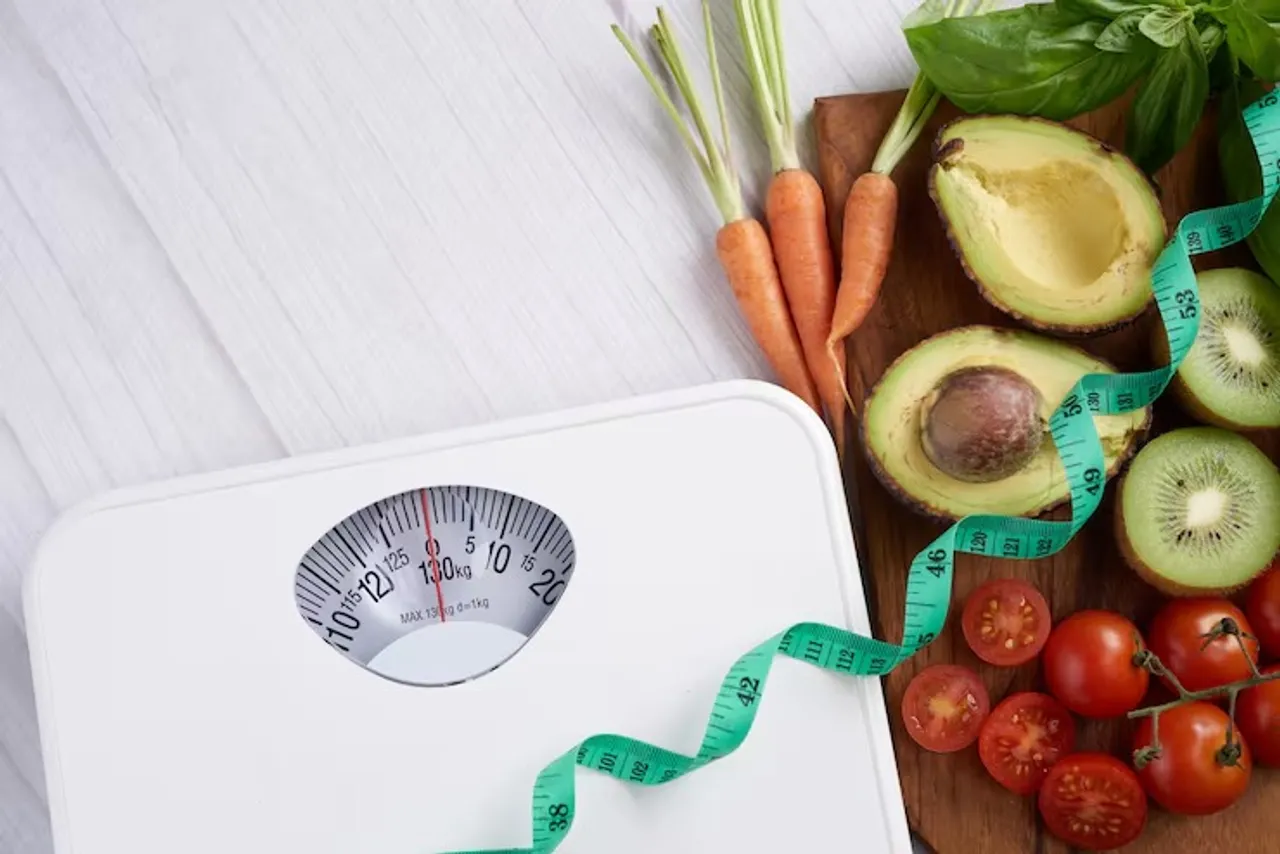 weight-loss-scale-with-centimeter-top-view_1150-42311