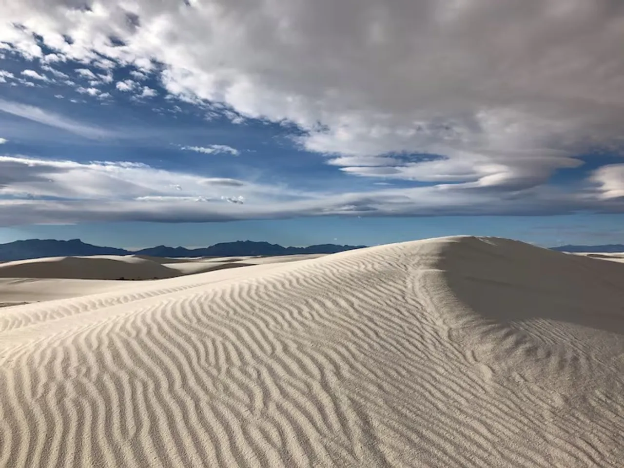 beautiful-view-desert-covered-with-wind-swept-sand-new-mexico_181624-18738