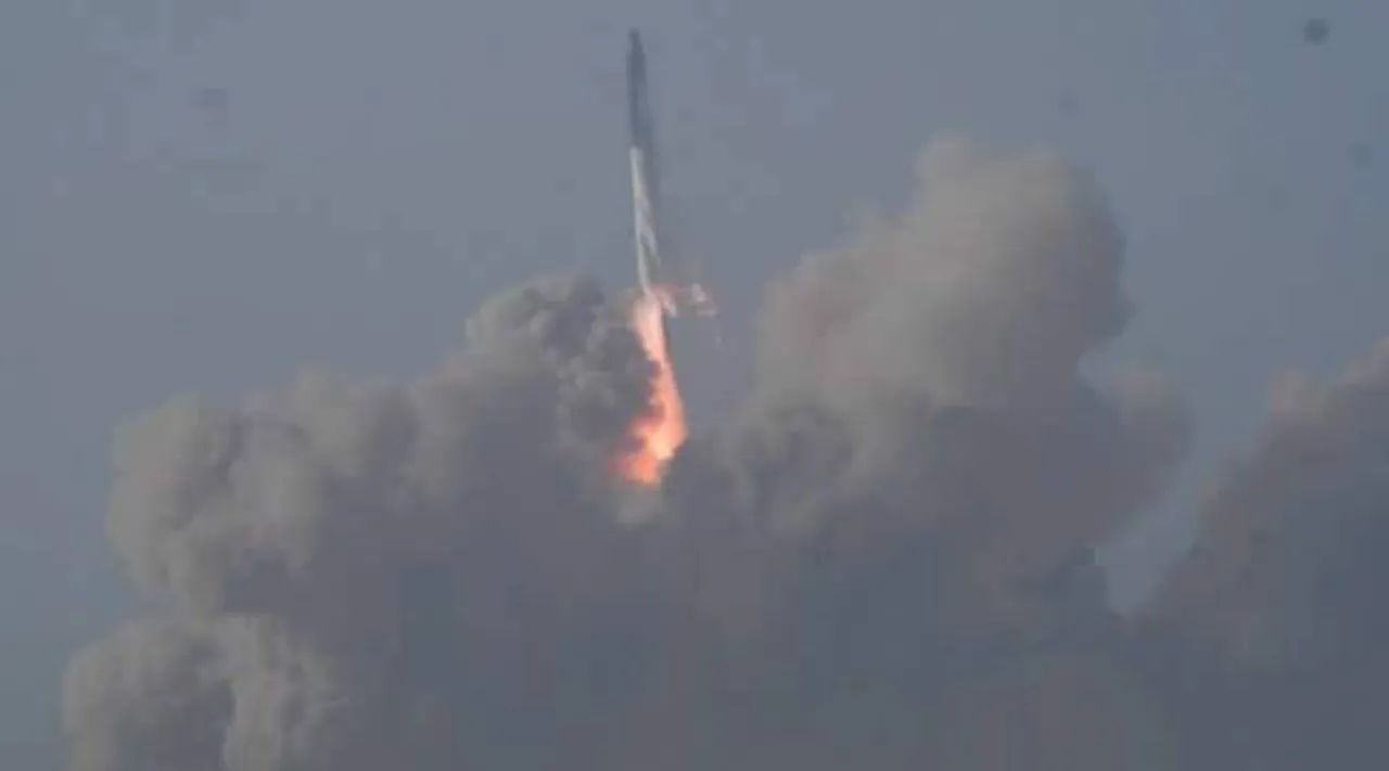Starship debut launch.jpg