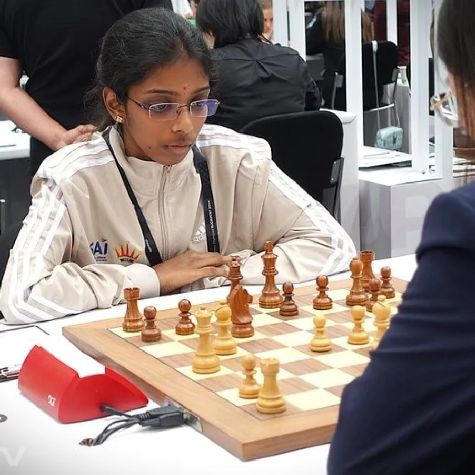  India Gold Medal Winning Chess Team players photos Tamil News 