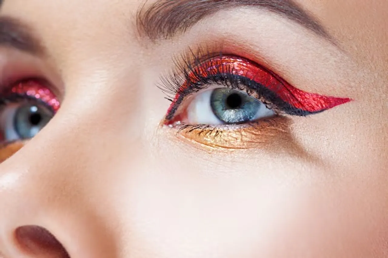 Red eyeliner