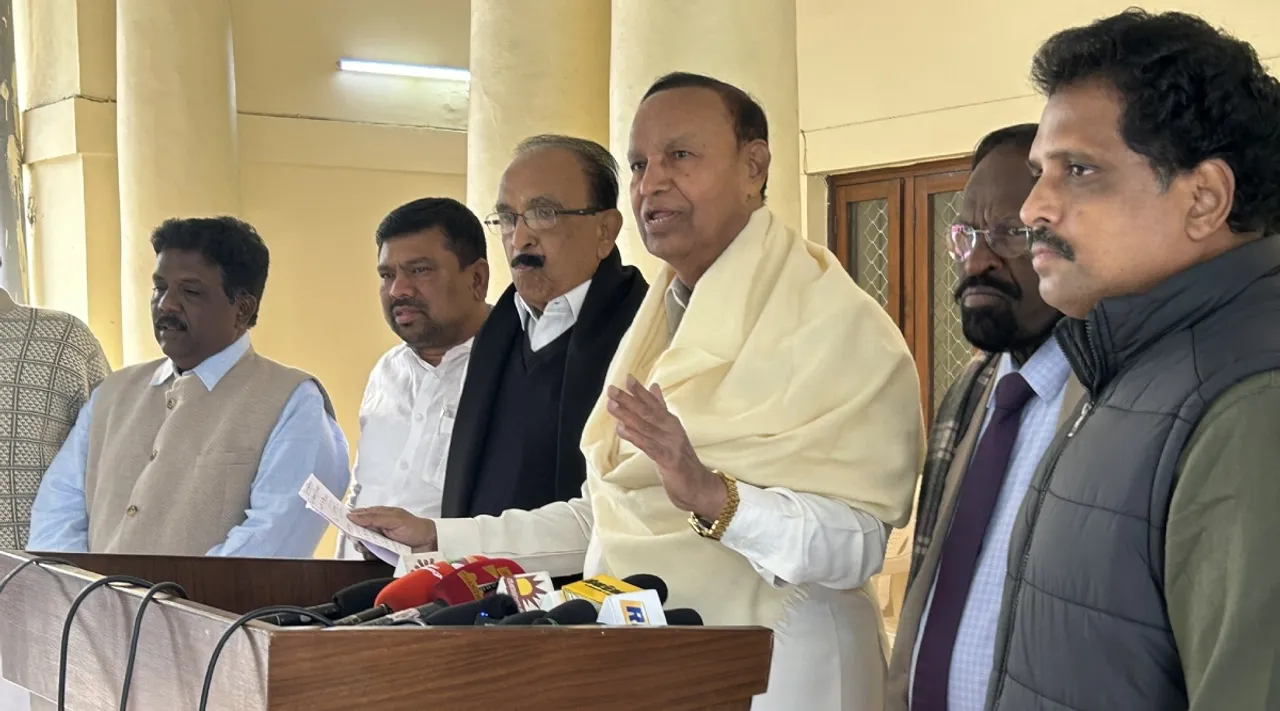 Amit Shah assured for relief fund to be realised by 27th jan DMK TR Baalu Delhi press meet Tamil News 