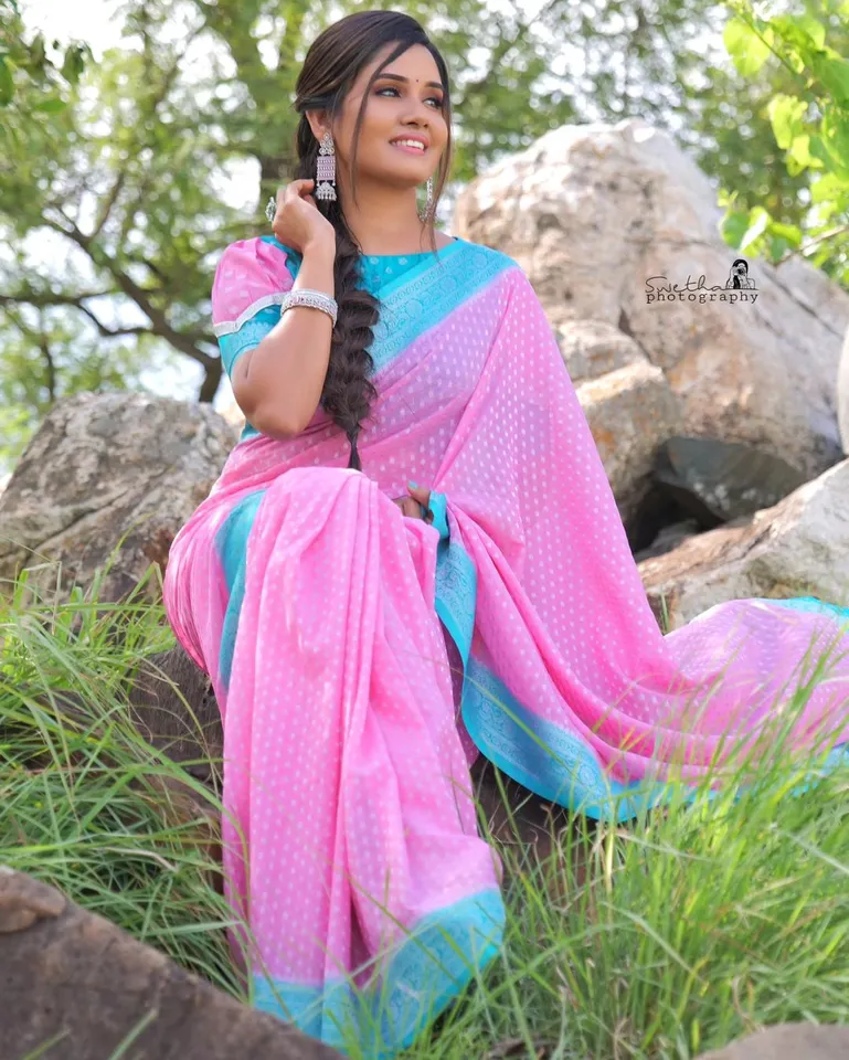 Saai Gayathr