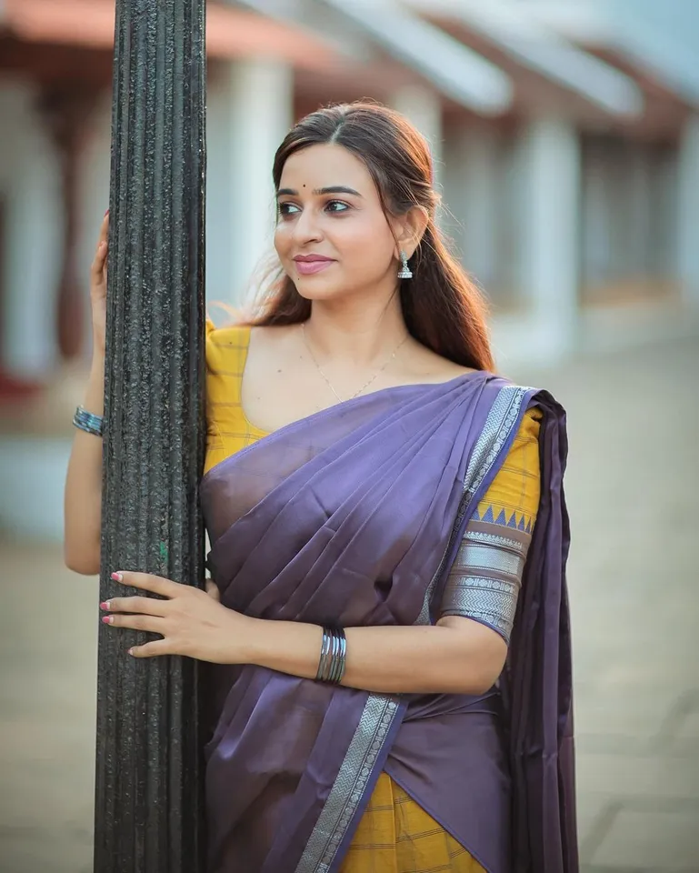Divya Ganesh 