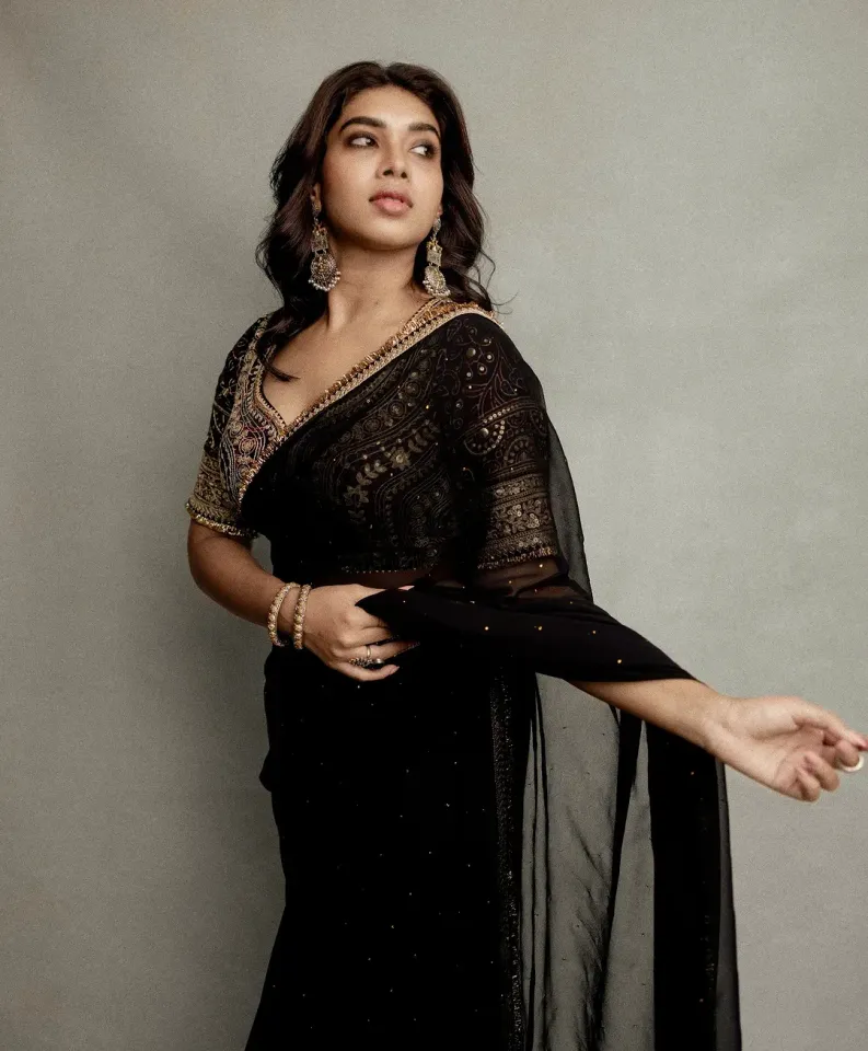 Dushara Vijayan instagram 