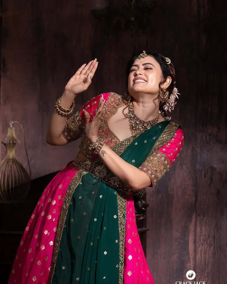 farina azad