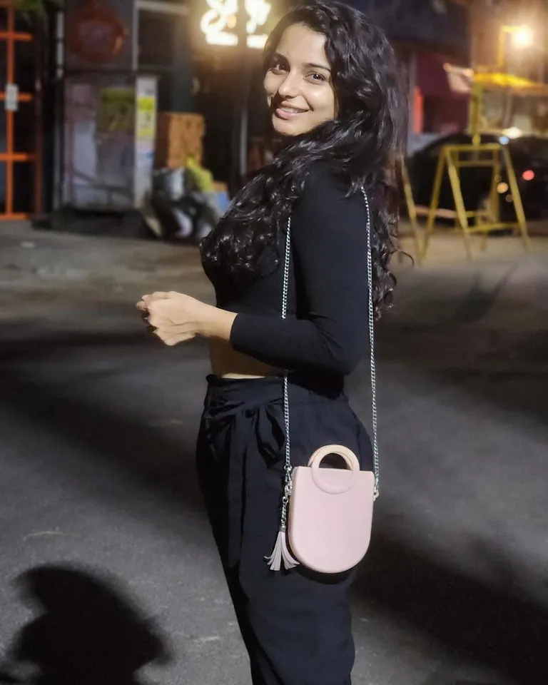 Lavanya Pandi (10)