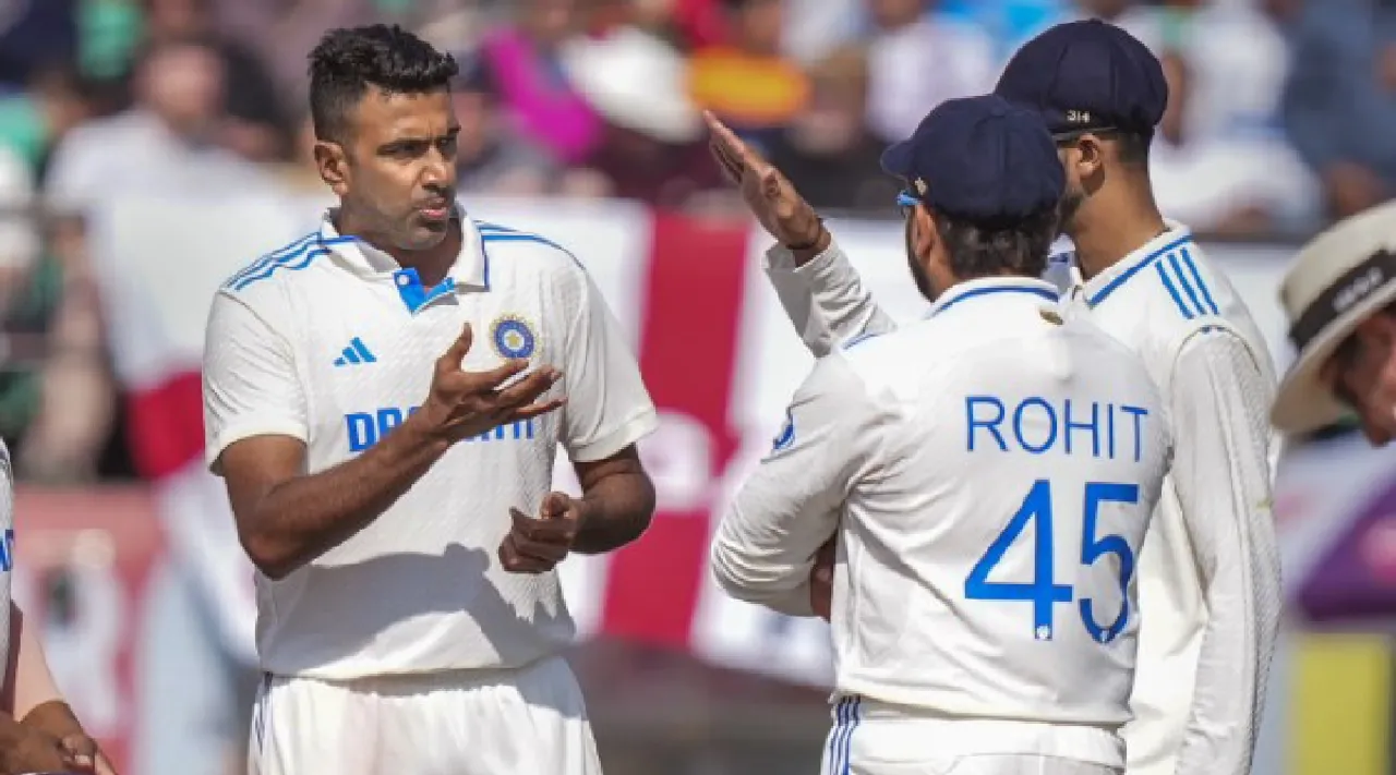 Ravi Ashwin emotional gesture from India captain Rohit Sharma during visit to his mother video Tamil News 