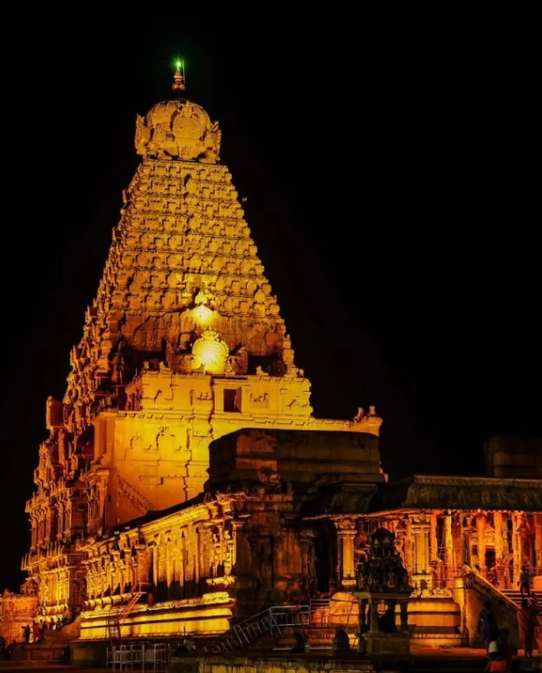 There are 5 beautiful temples of the Chola era