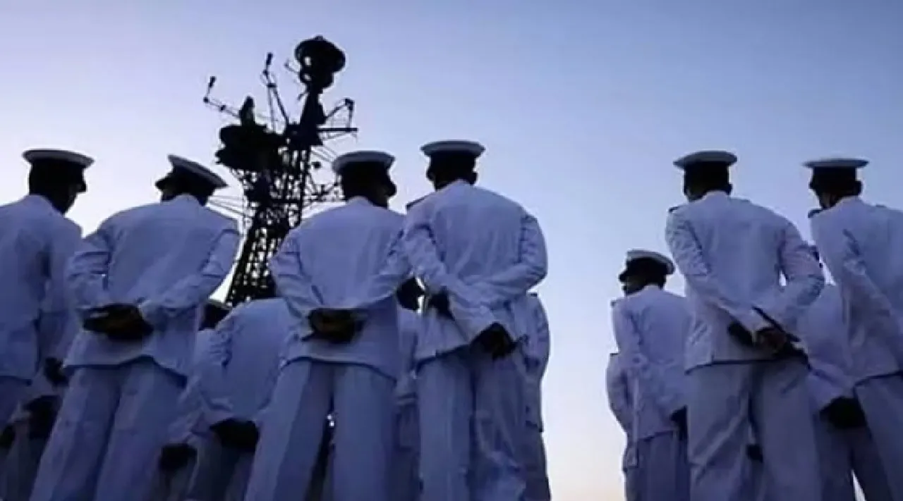 Qatar frees 8  Ex Indian Navy men jailed on espionage charges 7 return to India Tamil News 