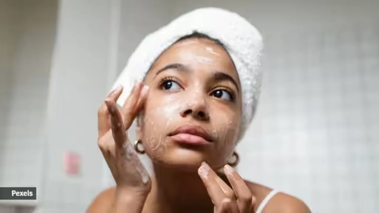 Detan Scrub