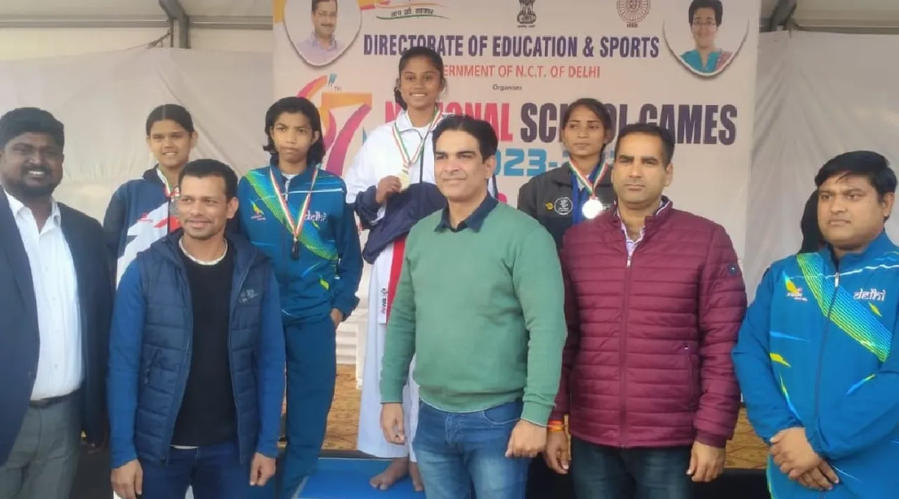 National level karate competition Coimbatore student wins gold Tamil News 