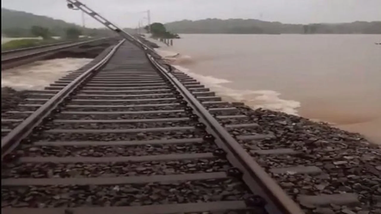 Andhra floods trains 