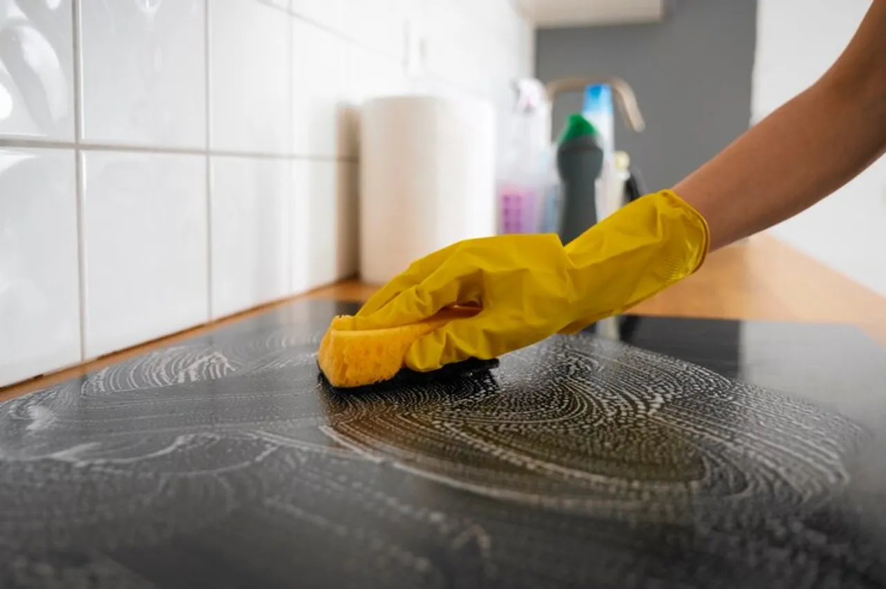 Kitchen cleaner