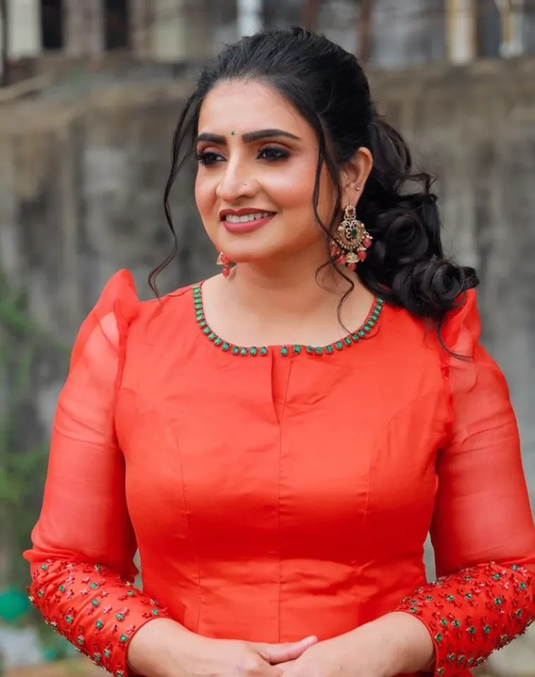 Pandyan Store Serial Actress Sujitha Viral Photos