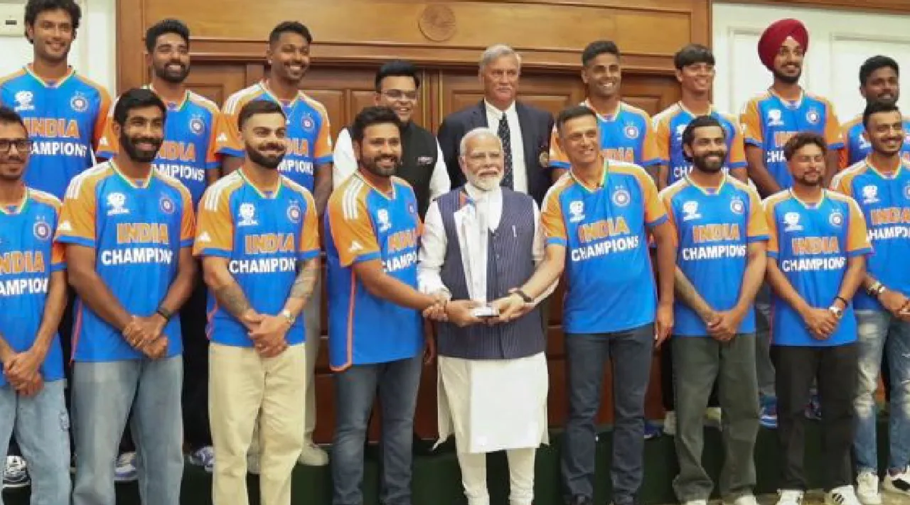 PM Modi asks Rohit Sharma What does mud taste like Tamil News 