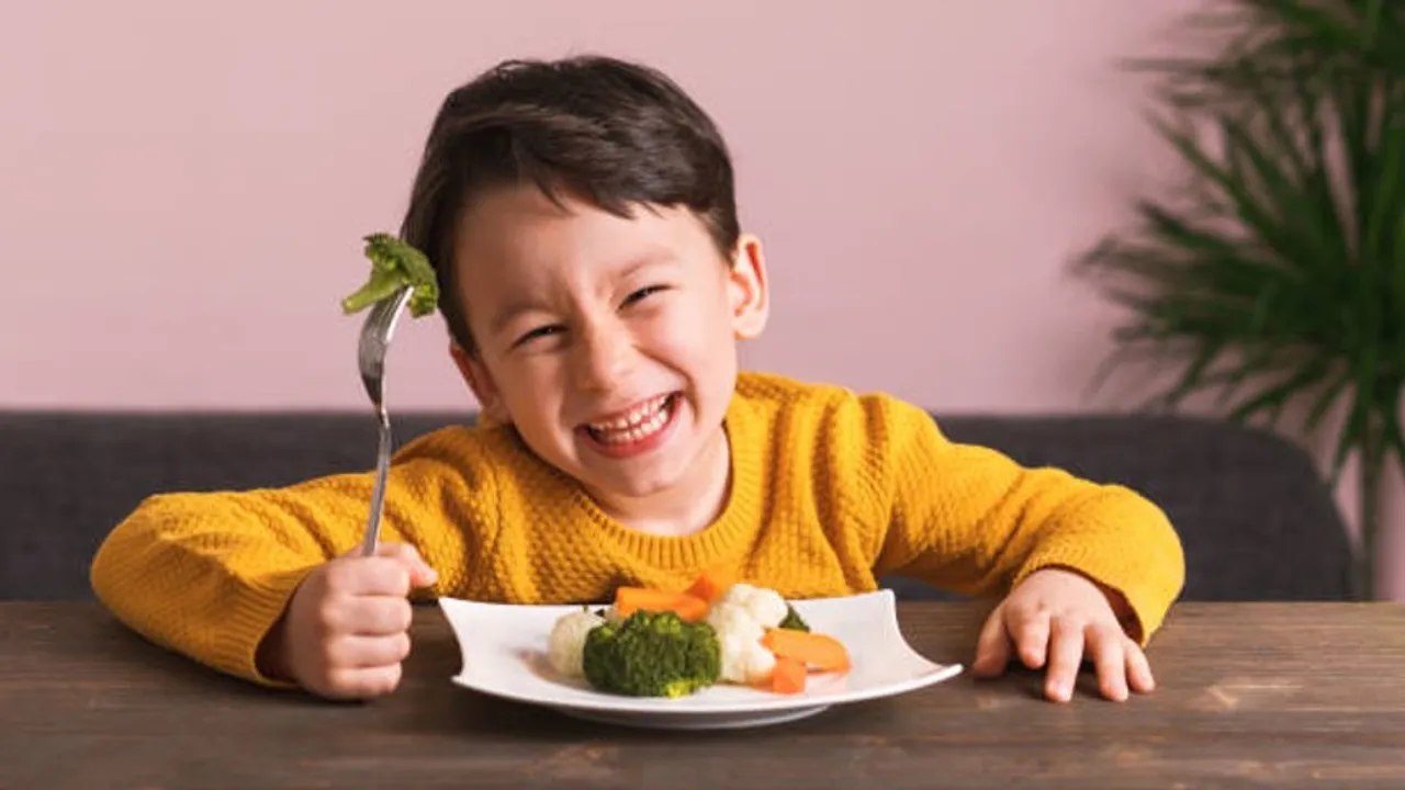 children eating