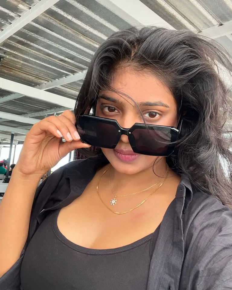 vj parvathy 