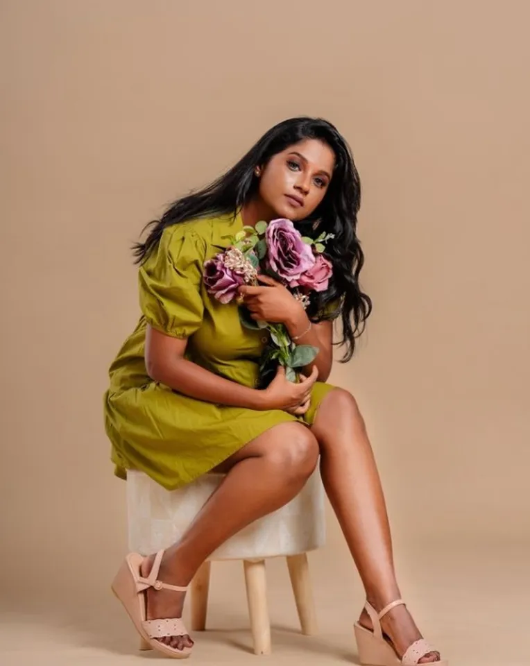 actress Gabriella Sellus new look is attracting fans