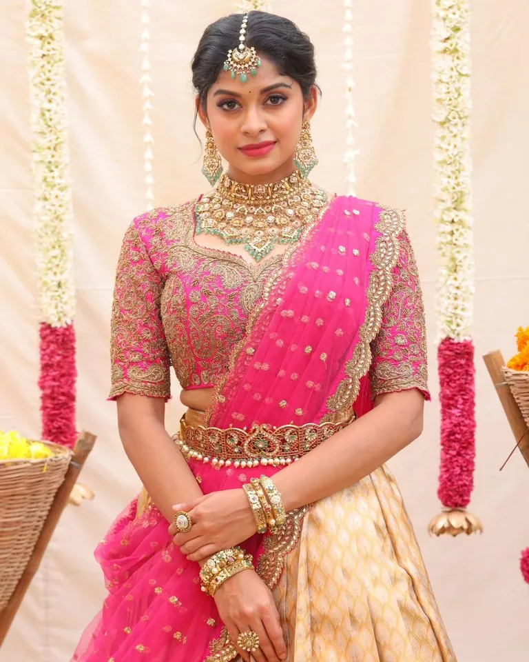 Dharshana 