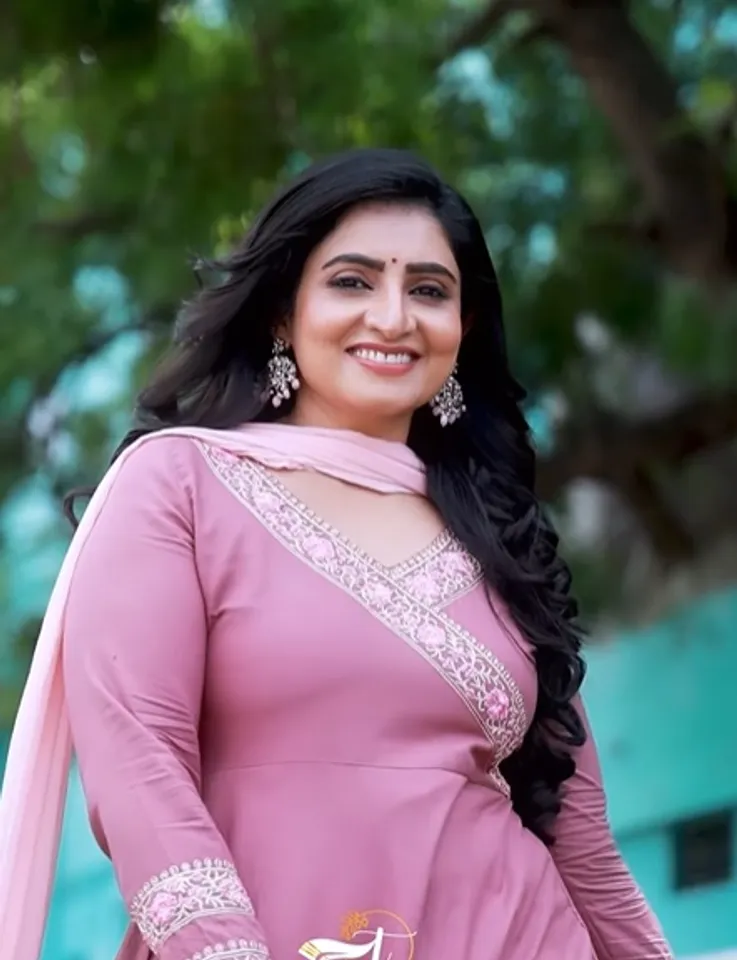 Pandyan Store Serial Actress Sujitha Viral Photos