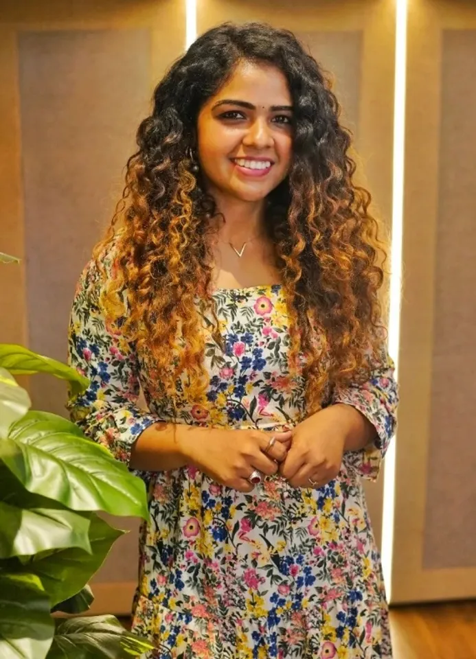 Super singer priya Jerson got engagement