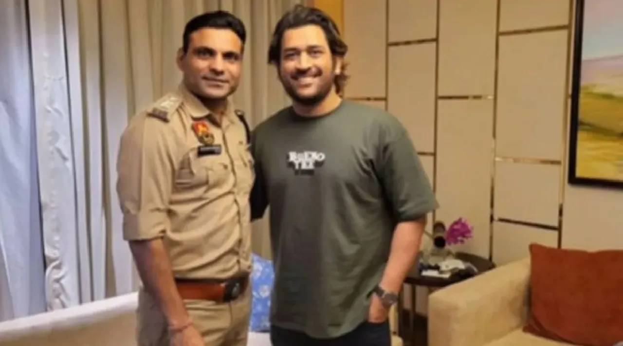 Joginder Sharma meets MS Dhoni after 12 years heartwarming photo Tamil News 