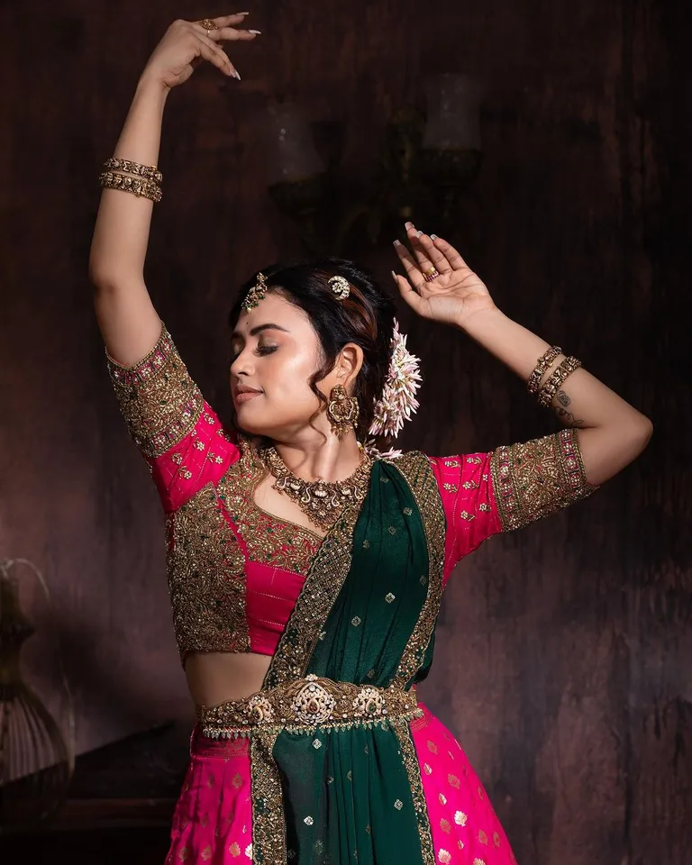 farina azad
