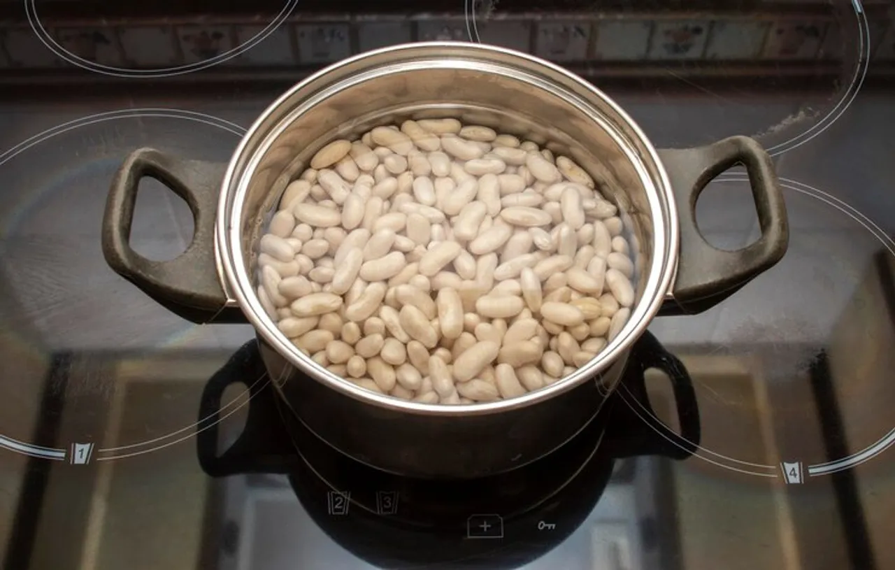 பயறு வகைகளை விரைவாக ஊறவைக்கும் முறை