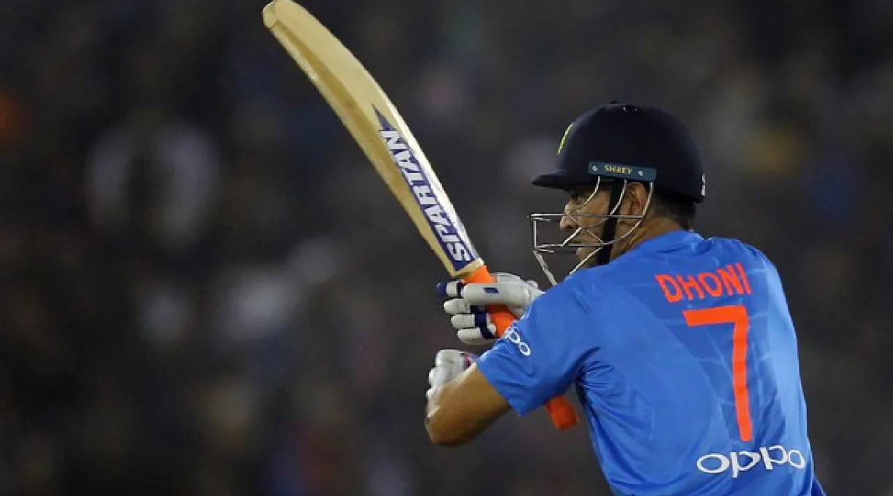 MS Dhoni iconic No 7 jersey retired BCCI Tamil News 