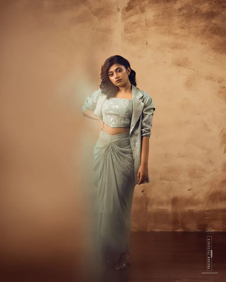 அழகாலே மிரட்டுறீங்களே... எந்த படத்துக்காக இந்த சீன்? பிக்பாஸ் பிரபலம் வைரல் க்ளிக்ஸ்!