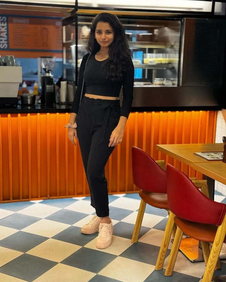 Lavanya Pandi (10)