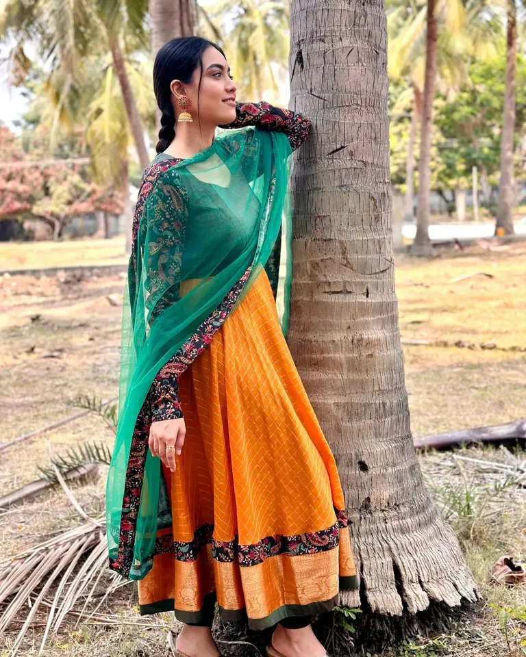 Pavithra janani instagram 