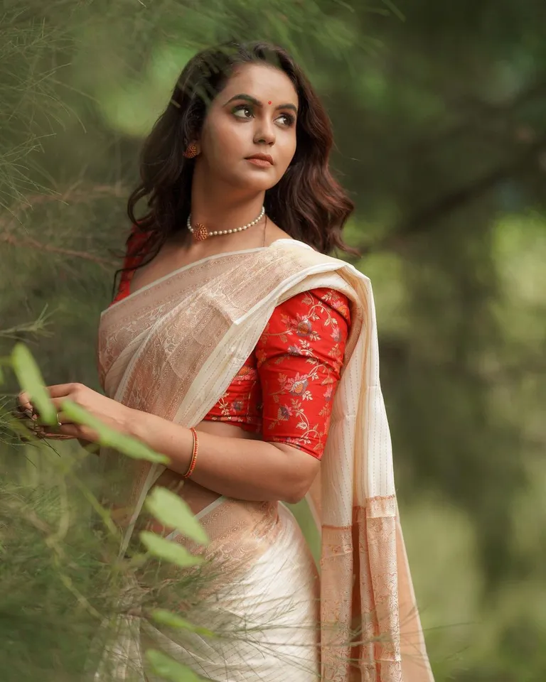 Chaithra Red