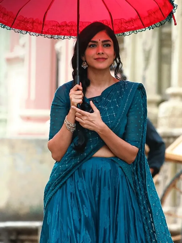 Sita Ram heroine mrunal thakur celebrates her birthday today