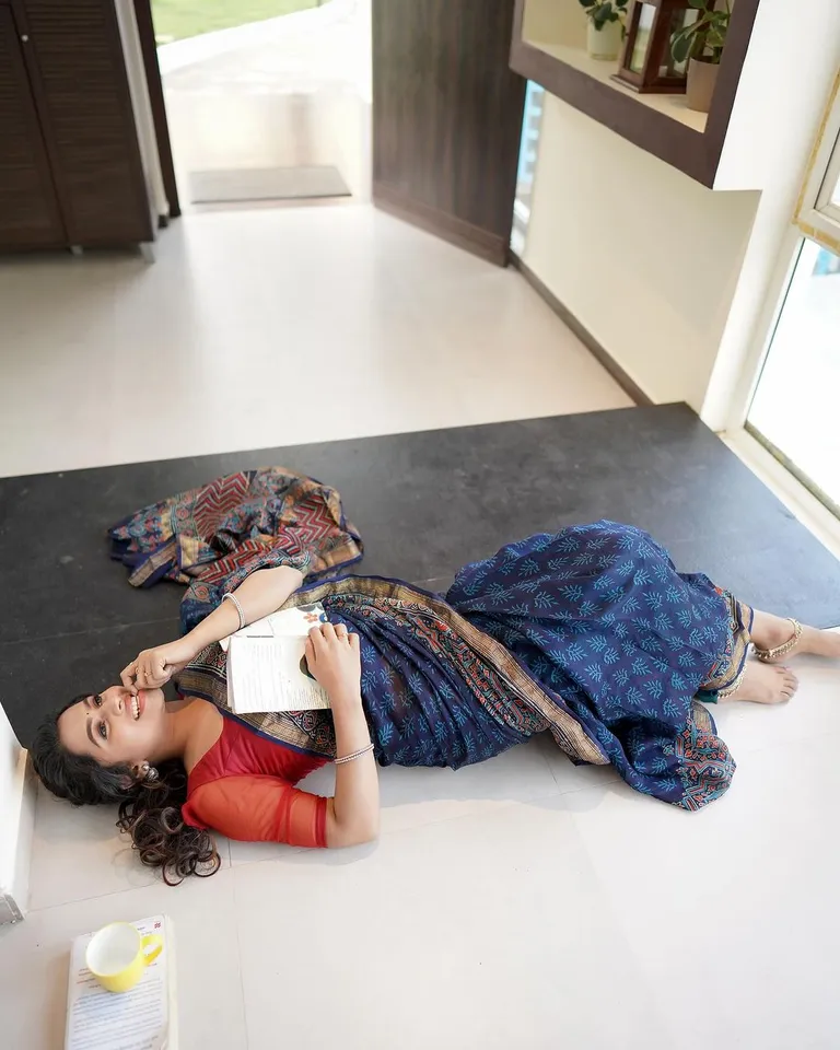Delna Devis 19