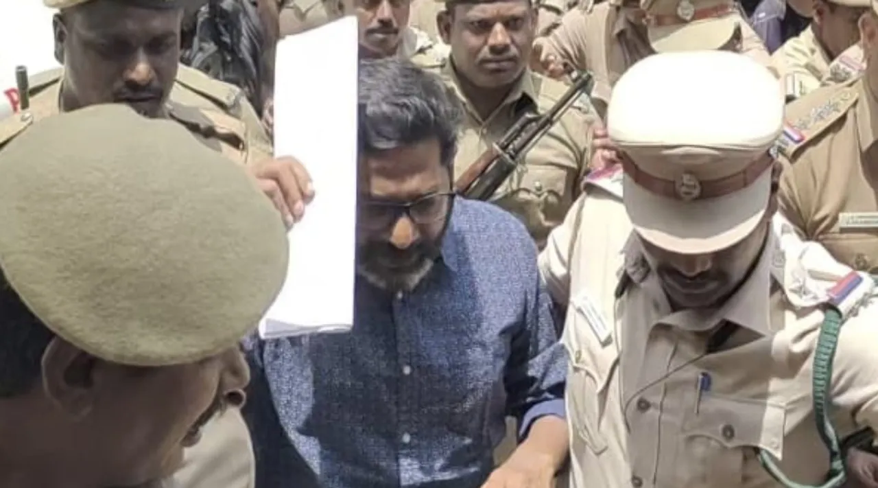 Savukku Shankar talks about detaining under Goondas Act for possession of ganja in Coimbatore court Tamil News 