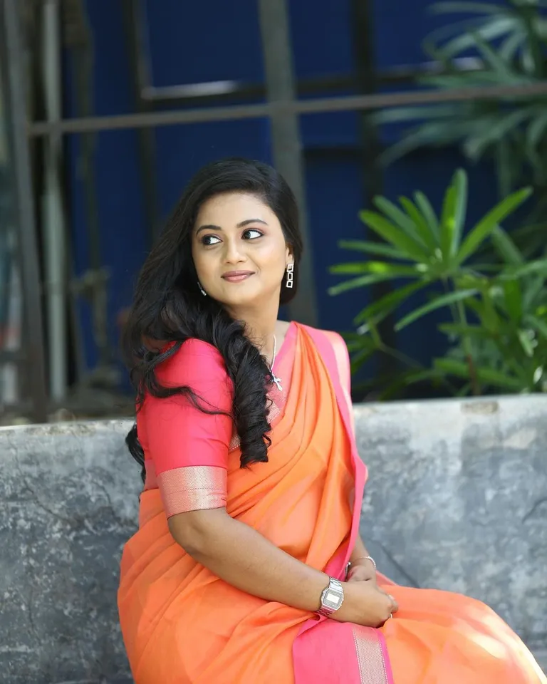 சமந்தாவுக்கே டஃப் கொடுப்பாரோ? சிறகடிக்க ஆசை மீனா வி.டி.வி க்ளிக்ஸ்!