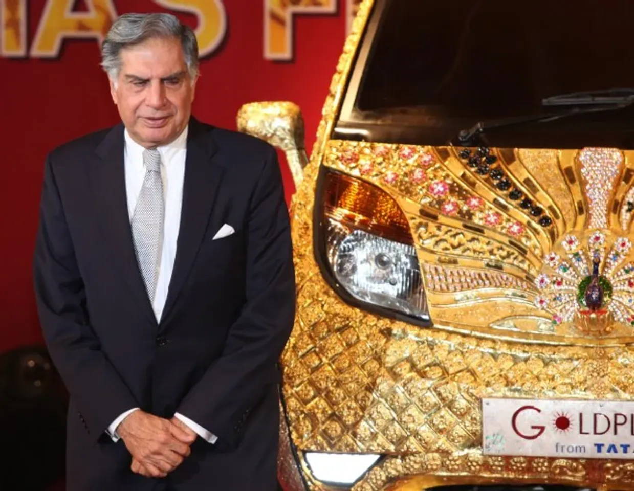 Ratan-Tata-along-unveils-the-worlds-first-gold-jewellery-car-Goldplus-to-celebrate-5000-years-of-jewellery-making-in-India-at-NCPA