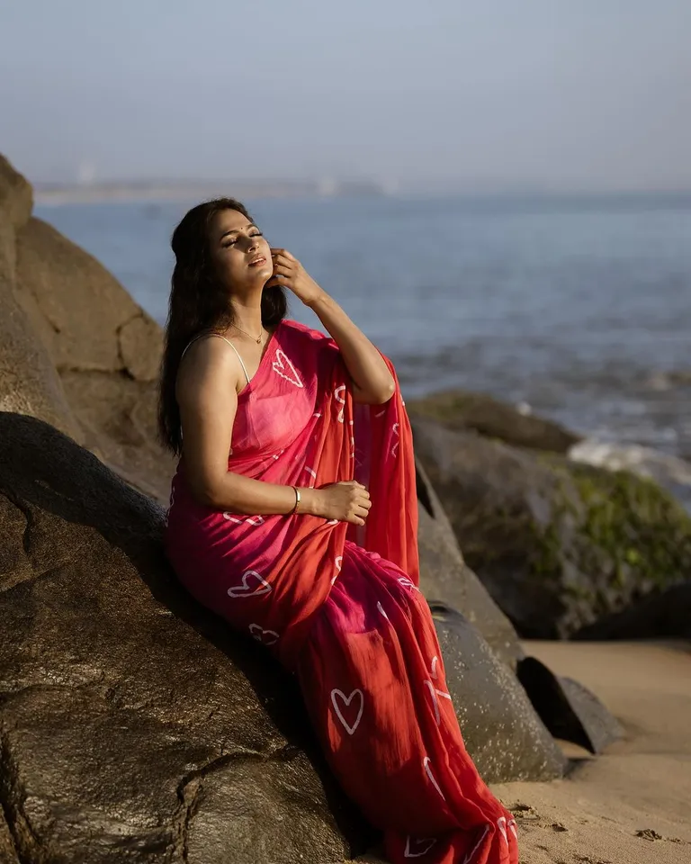 Ramya Pandiyan 