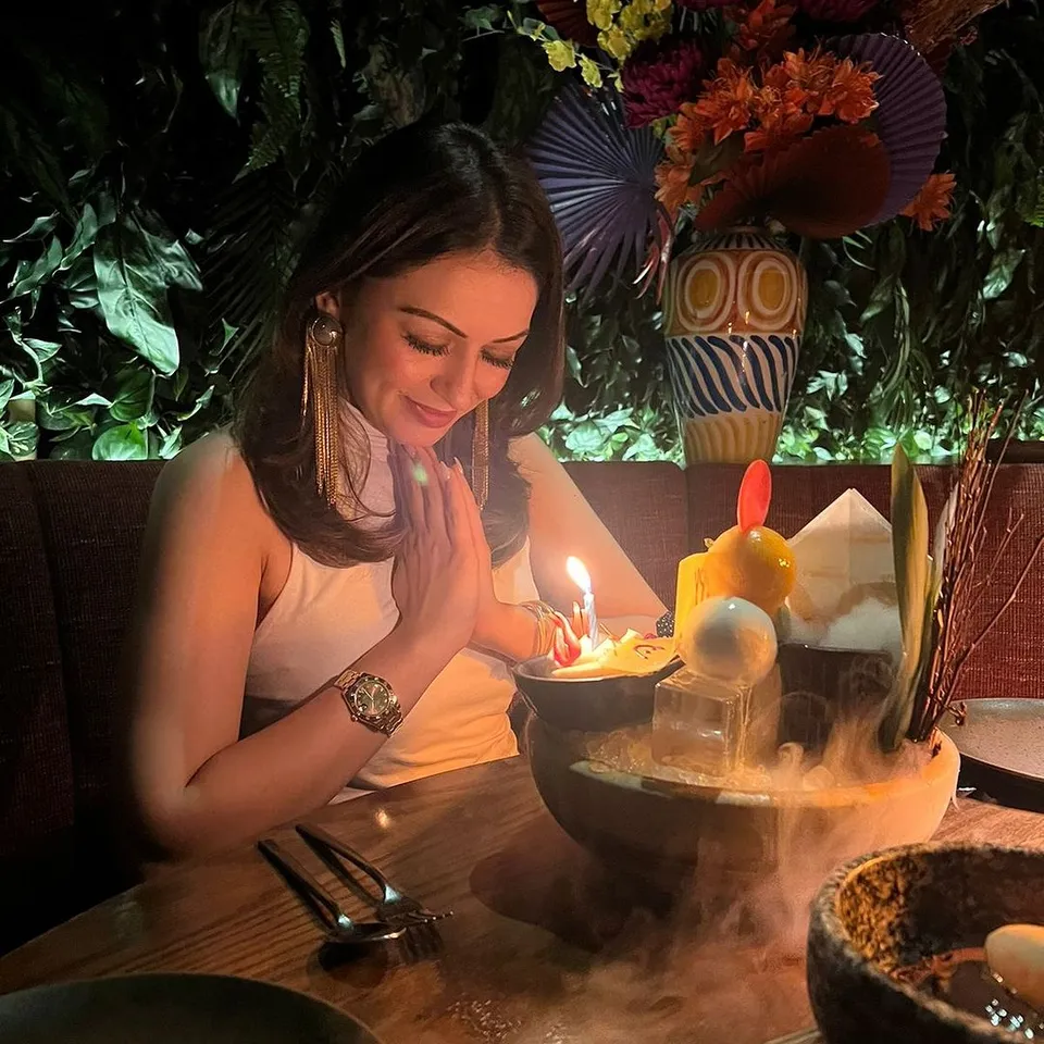 HDB Hansika: லைட் வெளிச்சத்தில் கேக்; குடும்பத்துடன் குதுகலம்; ஹன்சிகா பர்த்டே க்ளிக்ஸ்