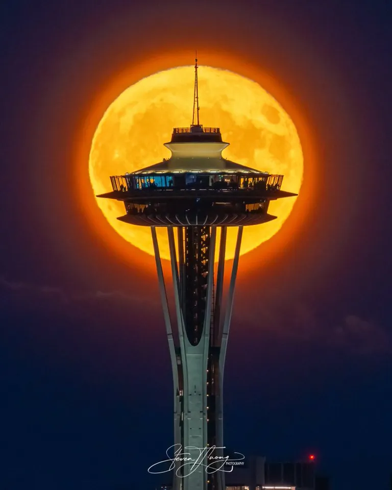 mooon