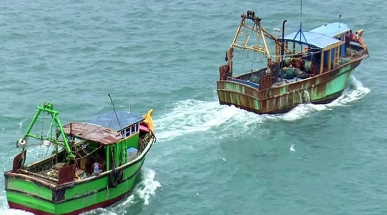 Pudukkottai 21 TN fishermen arrested srilankan navy Tamil News 