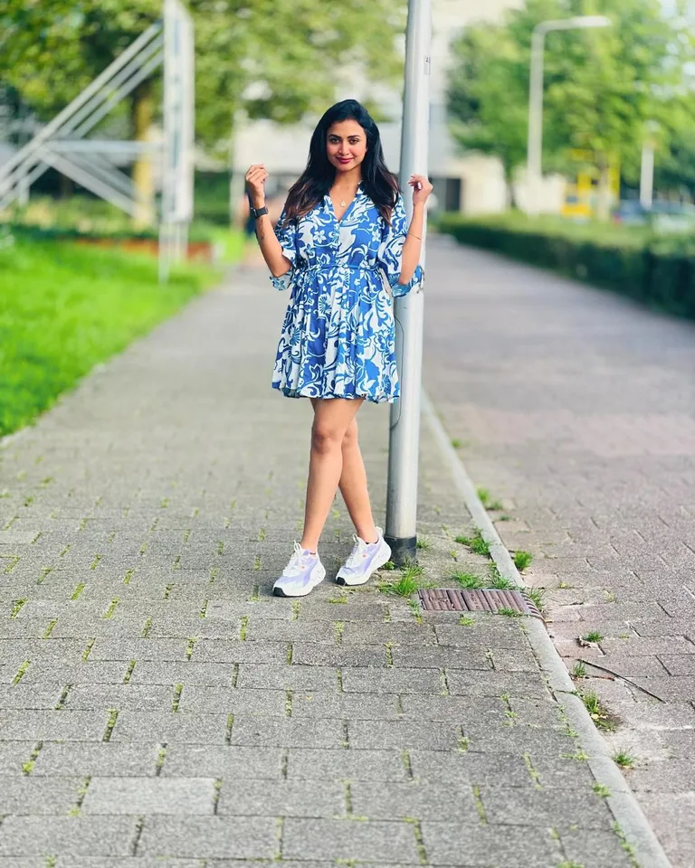 Janani Ash 