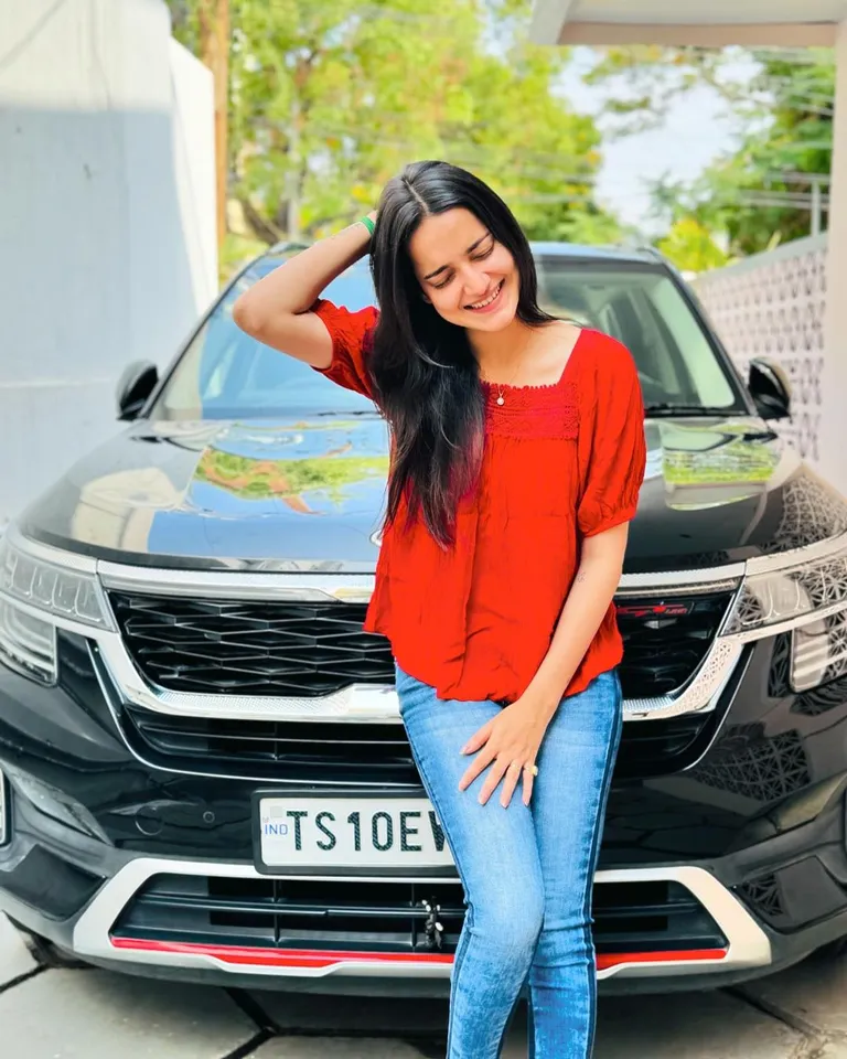 Jasmine Rath22 1