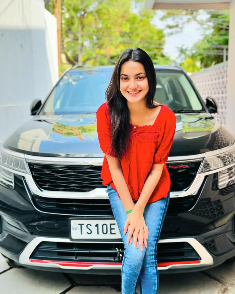 Jasmine Rath22 1
