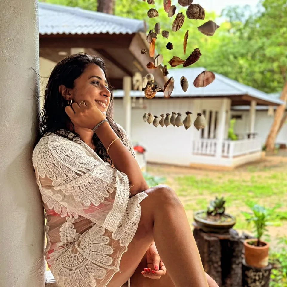 பிகினிக்கு மாறிய கனிகா: எதிர்நீச்சல் முடிவுக்கு வந்த தைரியமோ! வைரல் க்ளிக்ஸ்