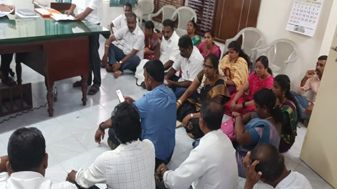 Municipal leaders Protest