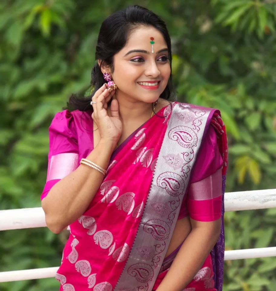 Here are the cute photos of SunTV actress Deepika Akash who flew to Mumbai
